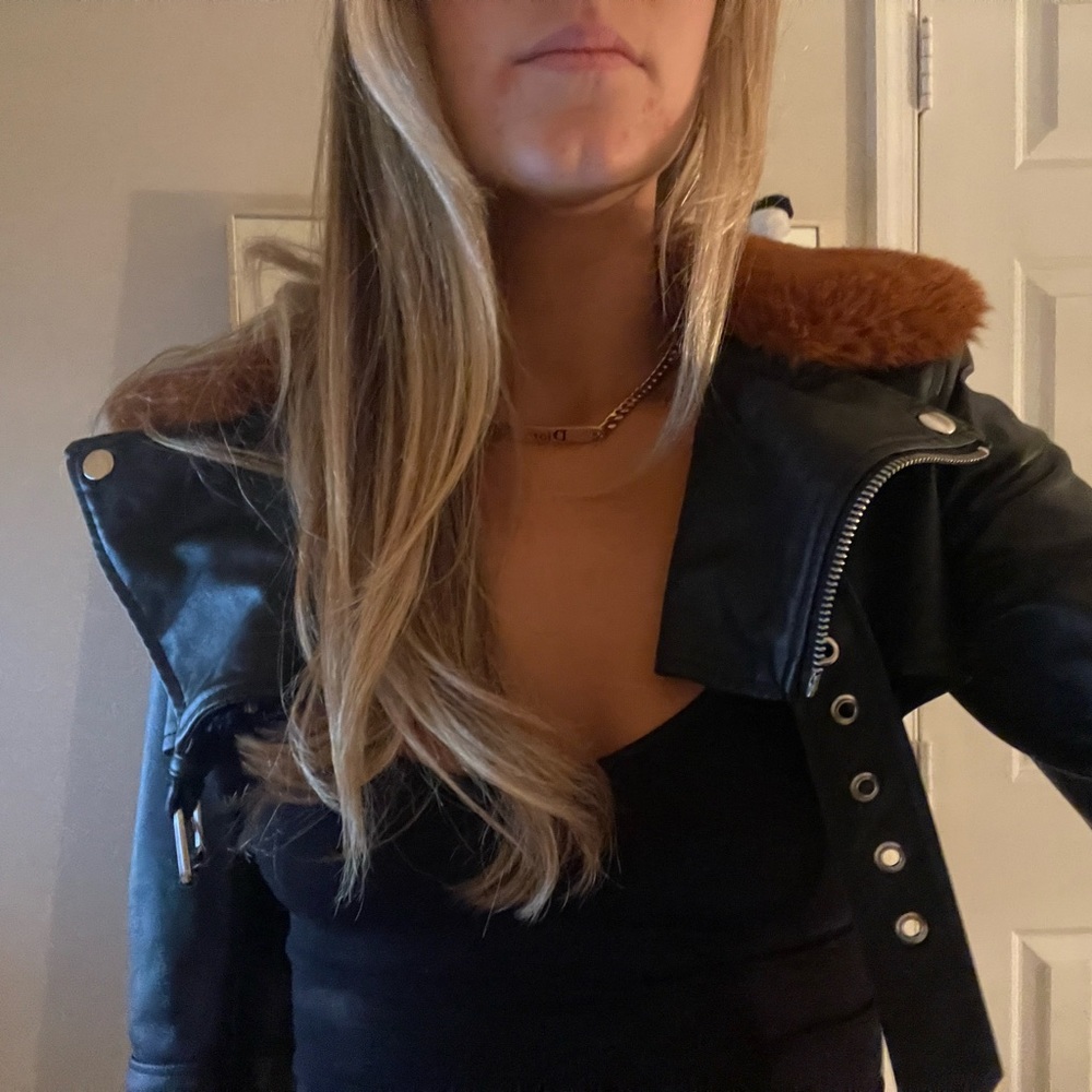 Cropped leather jacket - Picture 3 of 3